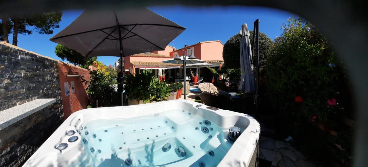 Hebergement Chambre D'Hotes Grau Du Roi Mas Des Marines Piscine Adult Only เลอ โกร-ดู-รัว ภายนอก รูปภาพ