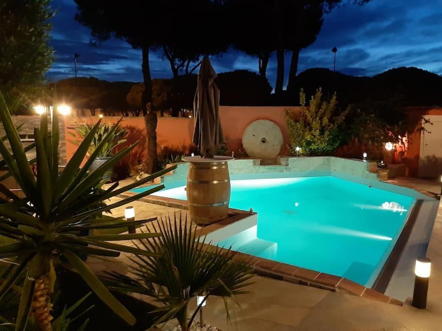 Hebergement Chambre D'Hotes Grau Du Roi Mas Des Marines Piscine Adult Only เลอ โกร-ดู-รัว ภายนอก รูปภาพ